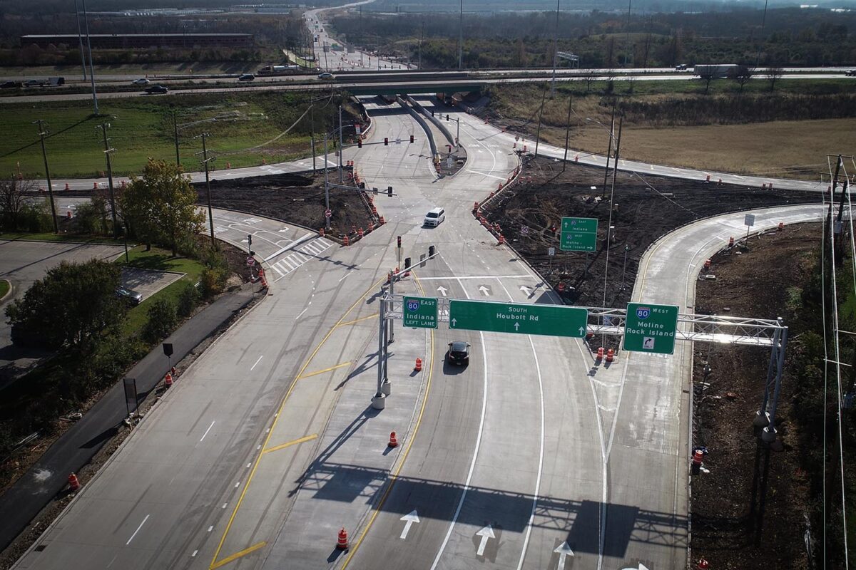 An Award Winner and a First for Illinois — The Houbolt Road at I-80 DDI